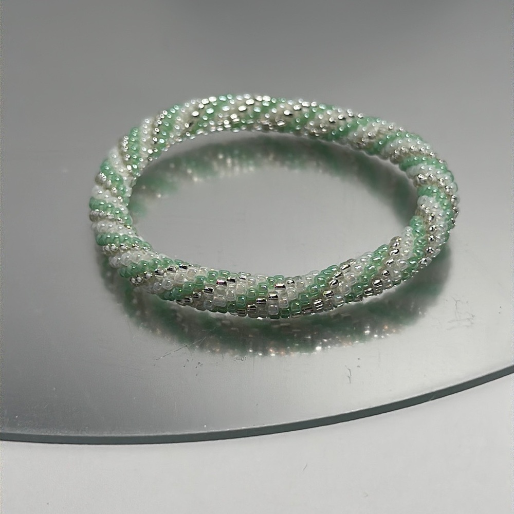 Sashka Mint, White & Clear Bracelet 7"Original Size - #370